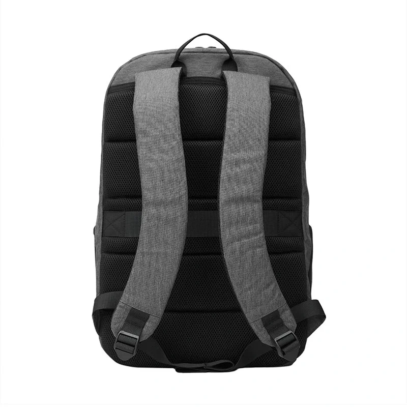 Vista trasera de la mochila con correas de soporte acolchadas.