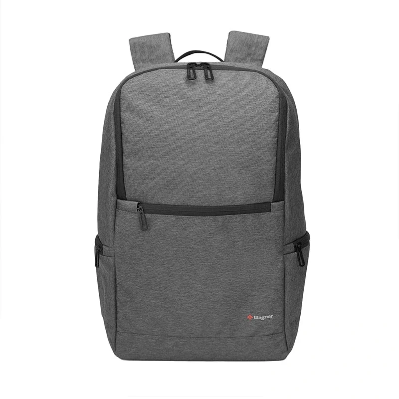 Frontal de la mochila gris, líneas limpias y diseño sencillo.