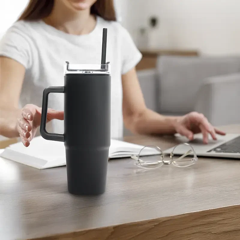 Mug Must 900 ml plástico