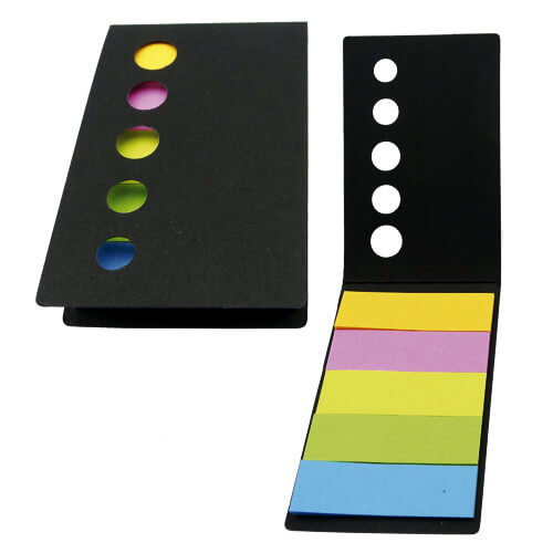 Vista principal del conjunto de notas. Memo set con cubierta negra y notas de colores en tonos fluorescentes.