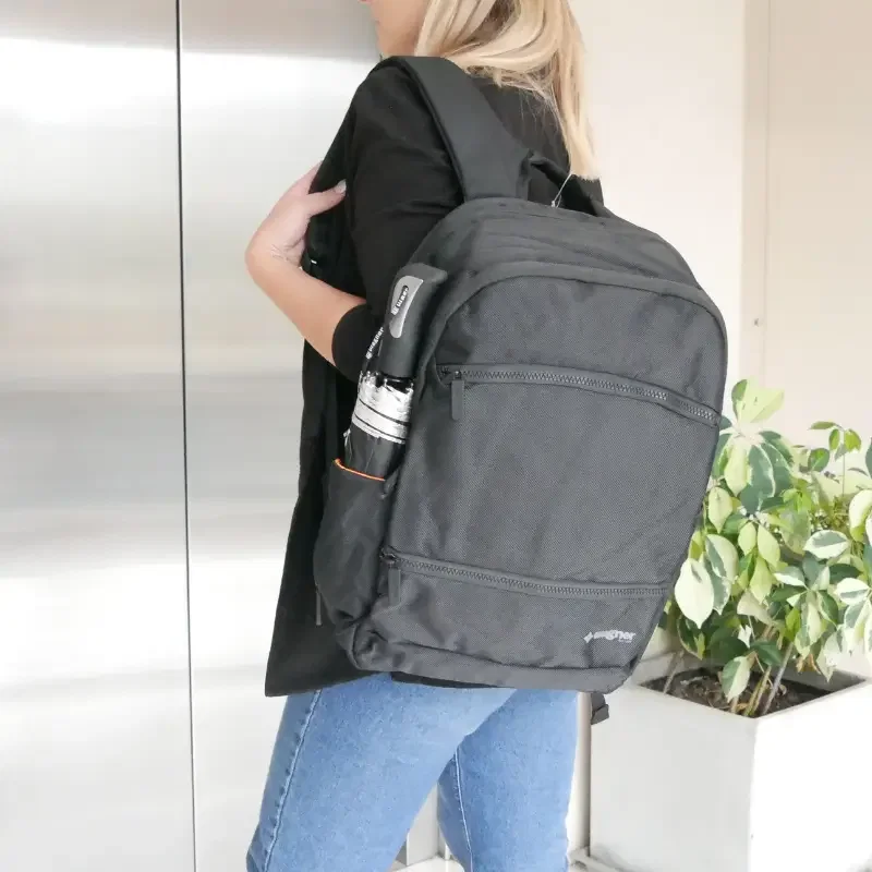 Mochila Osten poliéster apta para notebook Mochila Osten poliéster apta para notebook