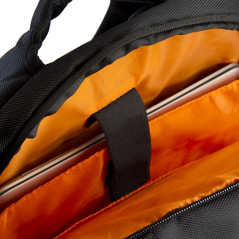 Mochila Osten poliéster apta para notebook